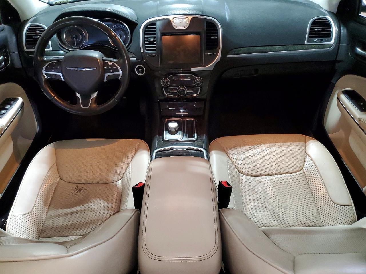 2016 Chrysler 300C - zdjęcie 8