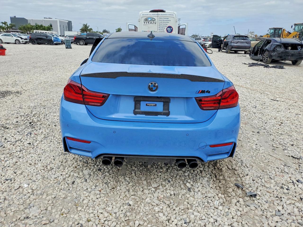 2016 BMW M4 - zdjęcie 6