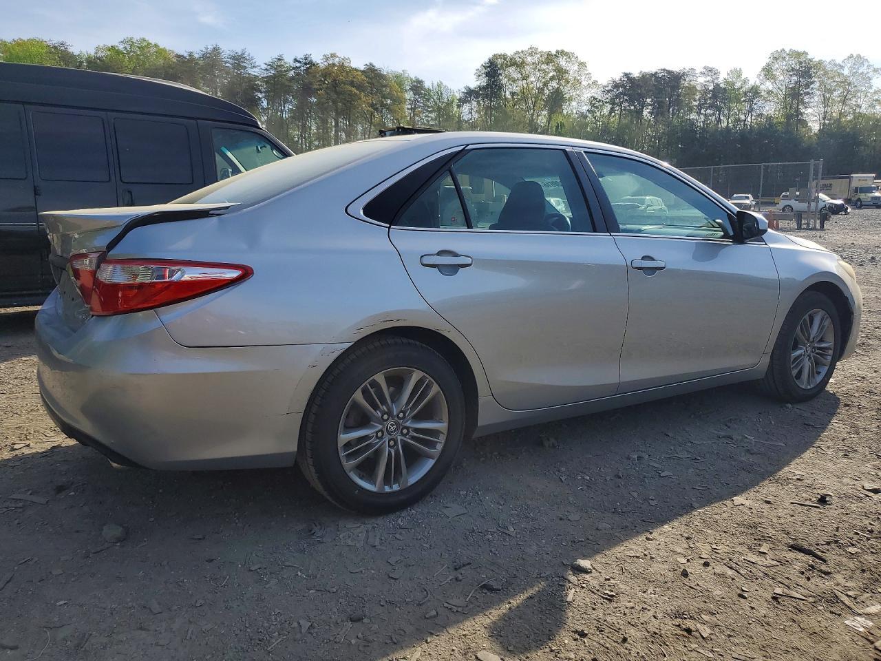 2015 Toyota Camry Se - zdjęcie 3