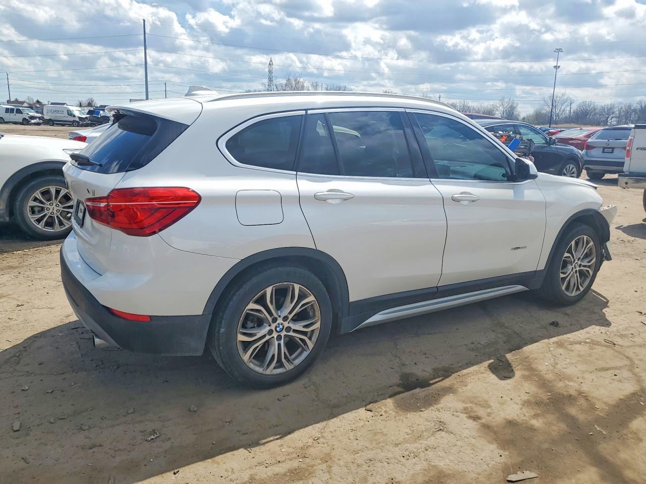 2017 BMW X1 xDrive28I - zdjęcie 3