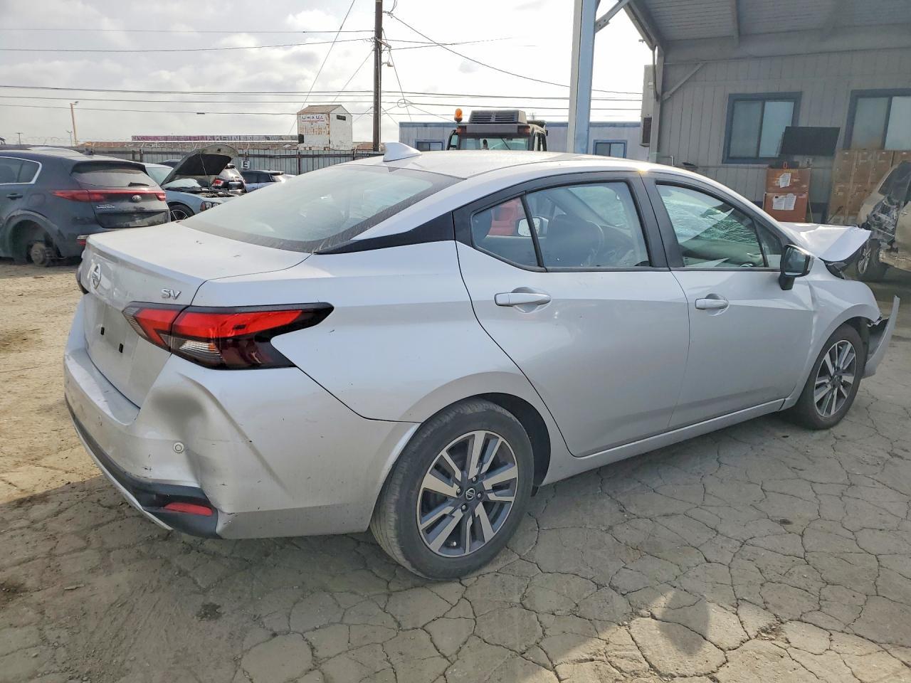 2020 Nissan Versa Sv - zdjęcie 3
