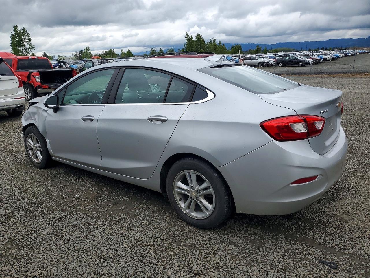 2018 Chevrolet Cruze Lt - zdjęcie 2