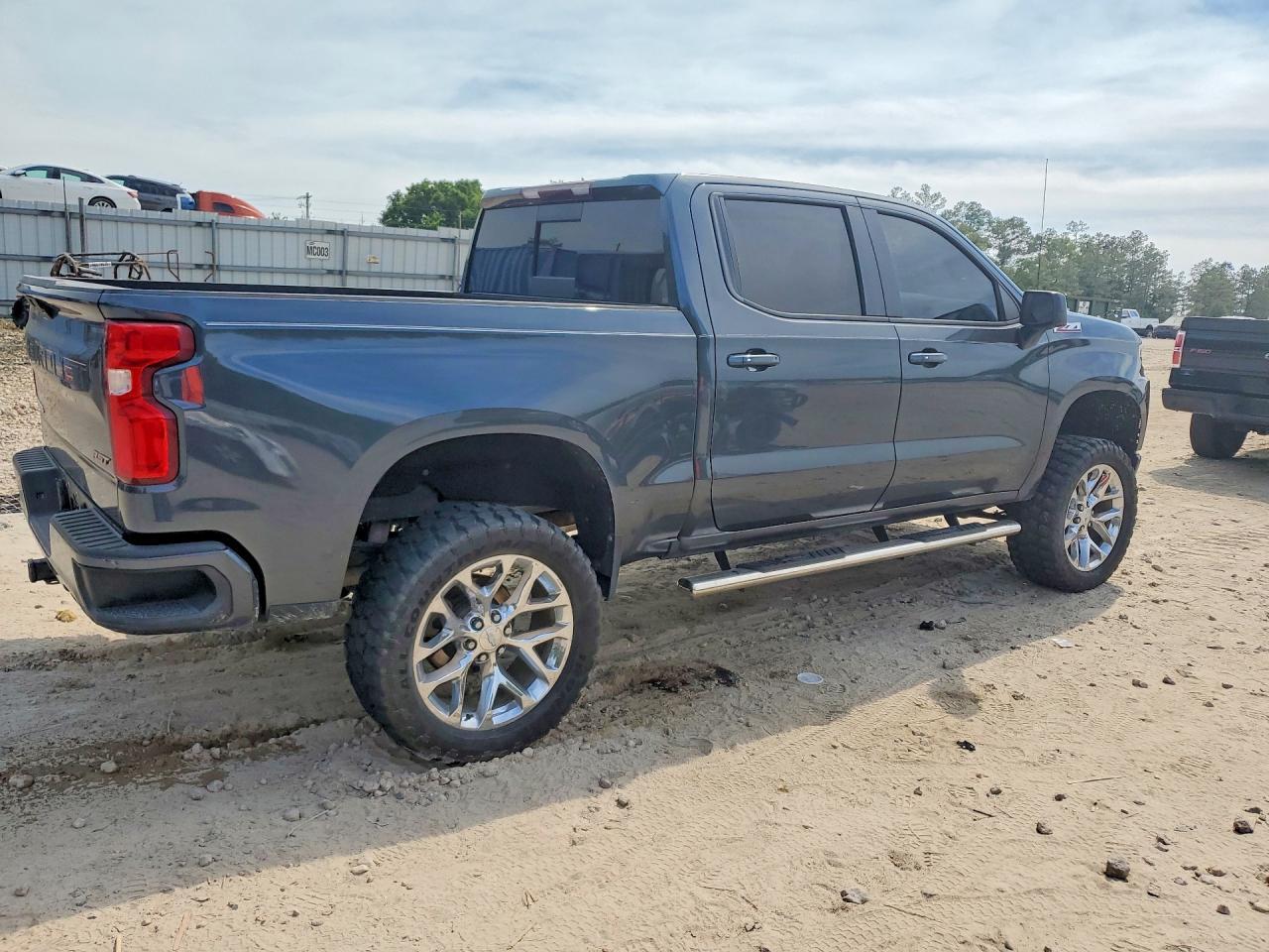 2019 Chevrolet Silverado K1500 Rst - zdjęcie 3