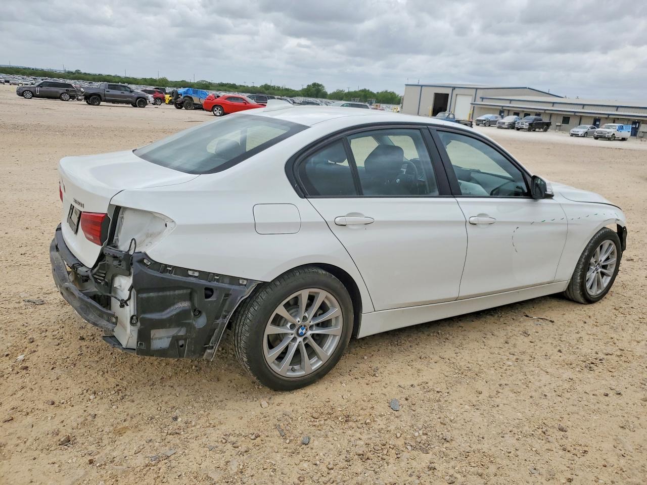 2016 BMW 320 Xi - zdjęcie 3