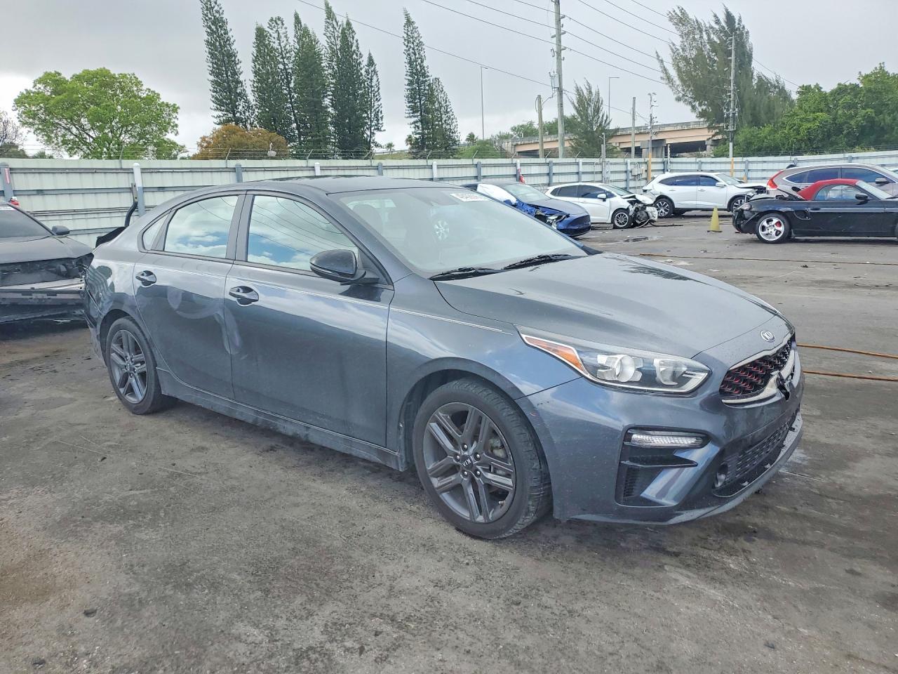 2021 Kia Forte Gt Line - zdjęcie 4