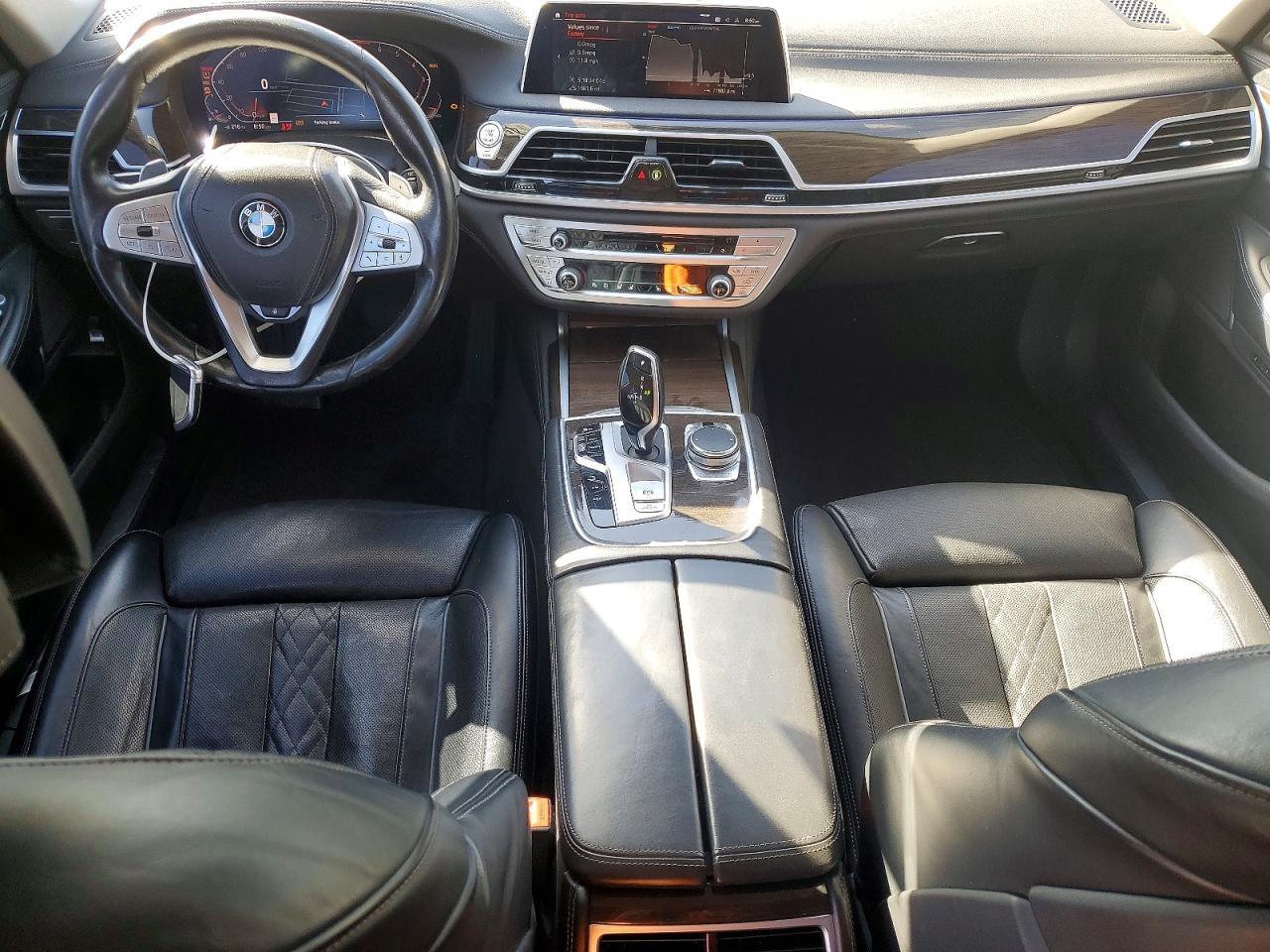 2020 BMW 740 I - zdjęcie 8