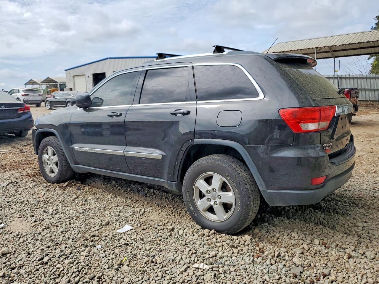 2013 Jeep Grand Cherokee Laredo - zdjęcie 2