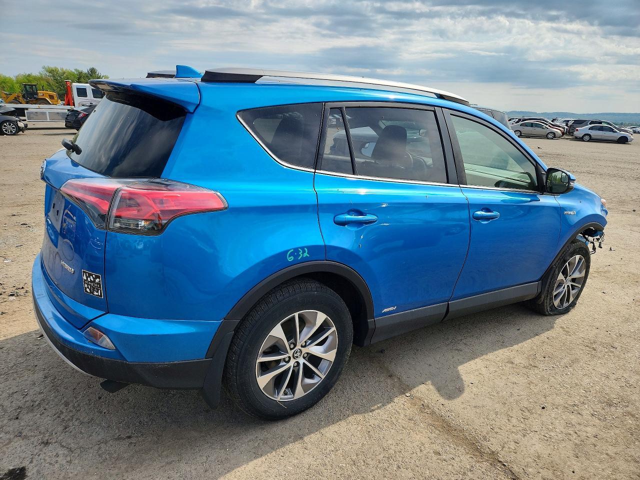 2018 Toyota Rav4 Hybrid Le - zdjęcie 3