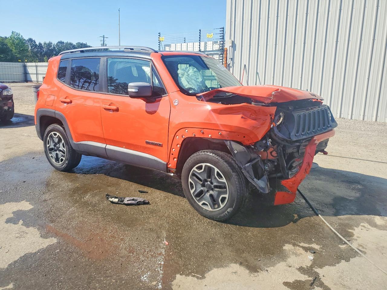 2015 Jeep Renegade Trailhawk - zdjęcie 4