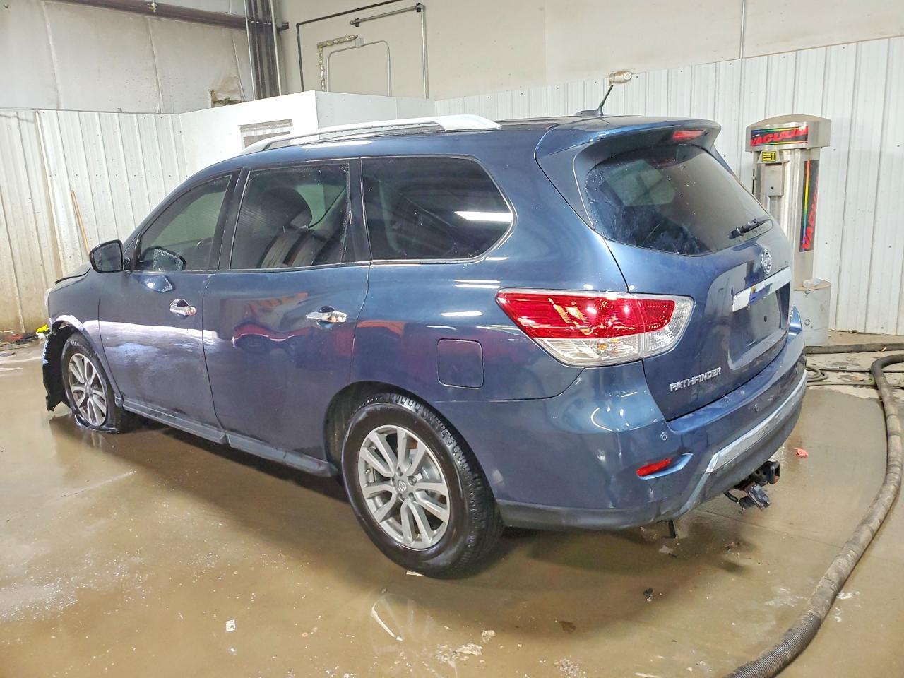 2016 Nissan Pathfinder Sv - zdjęcie 2