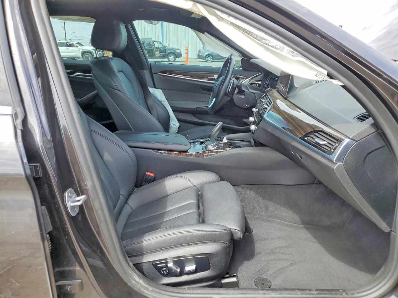 2019 BMW 530E - zdjęcie 7