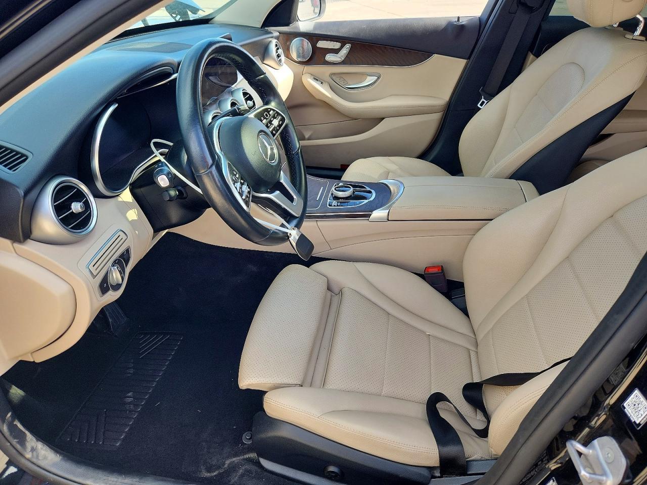 2021 Mercedes-Benz C 300 - zdjęcie 7