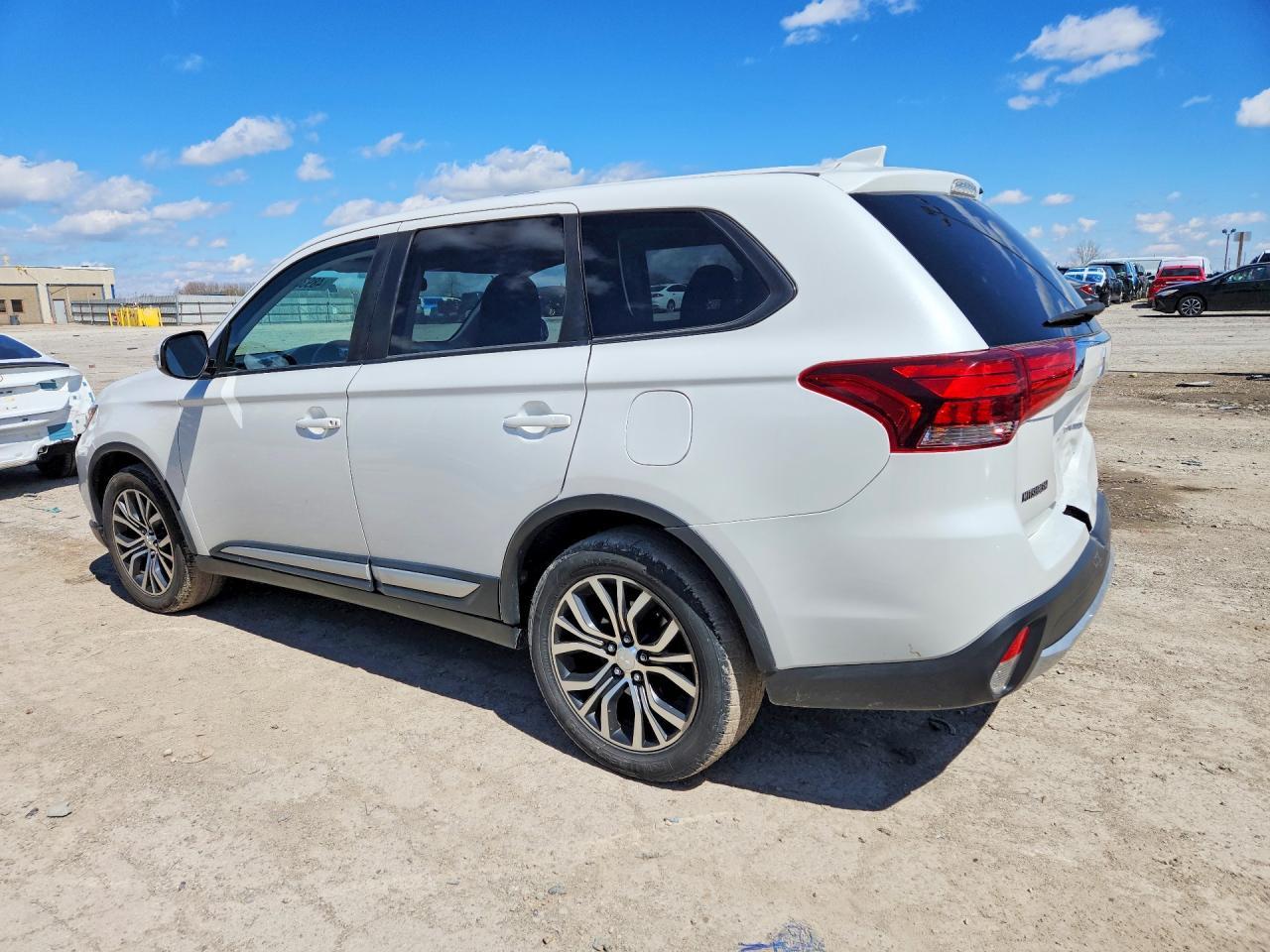 2018 Mitsubishi Outlander Se - zdjęcie 2