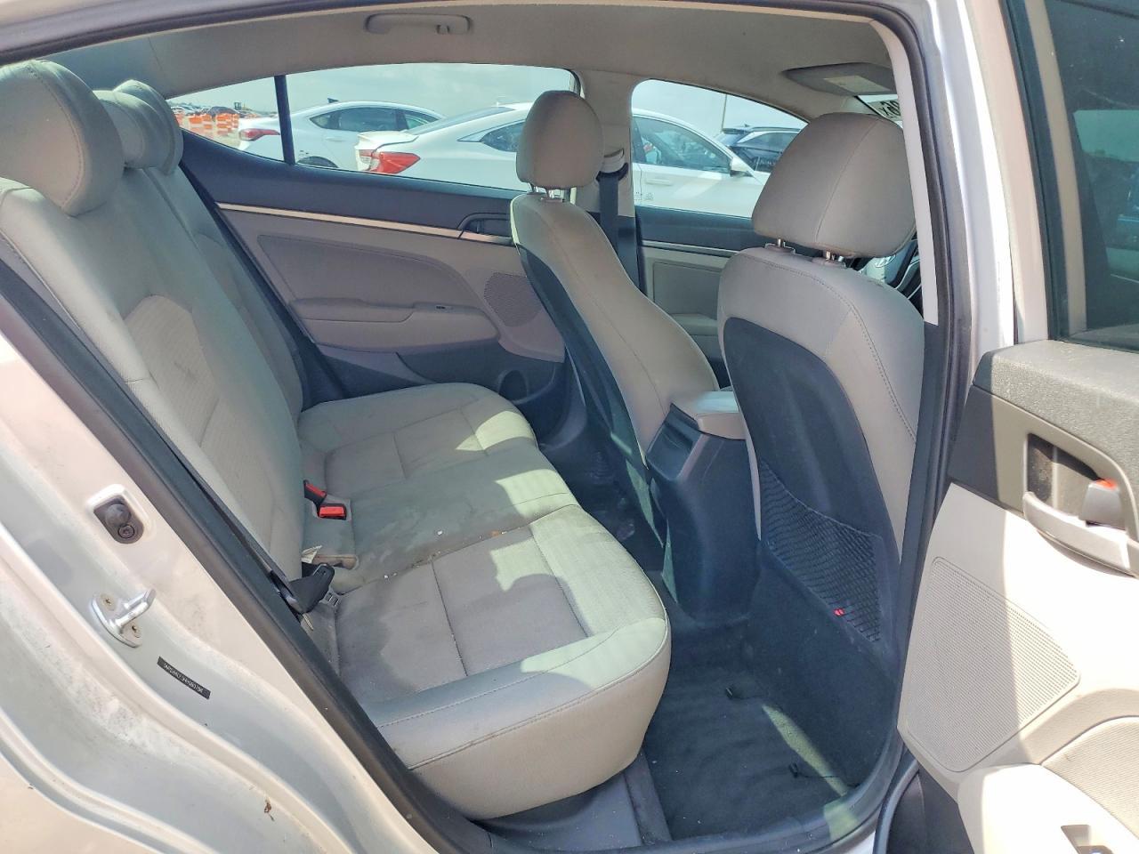 2017 Hyundai Elantra Se - zdjęcie 10