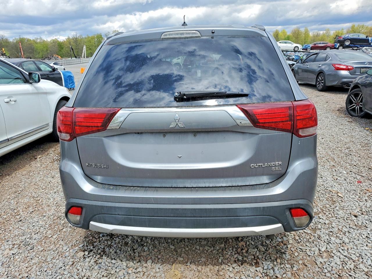 2016 Mitsubishi Outlander Se - zdjęcie 6