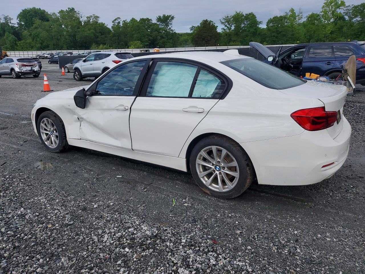 2017 BMW 320 I - zdjęcie 2