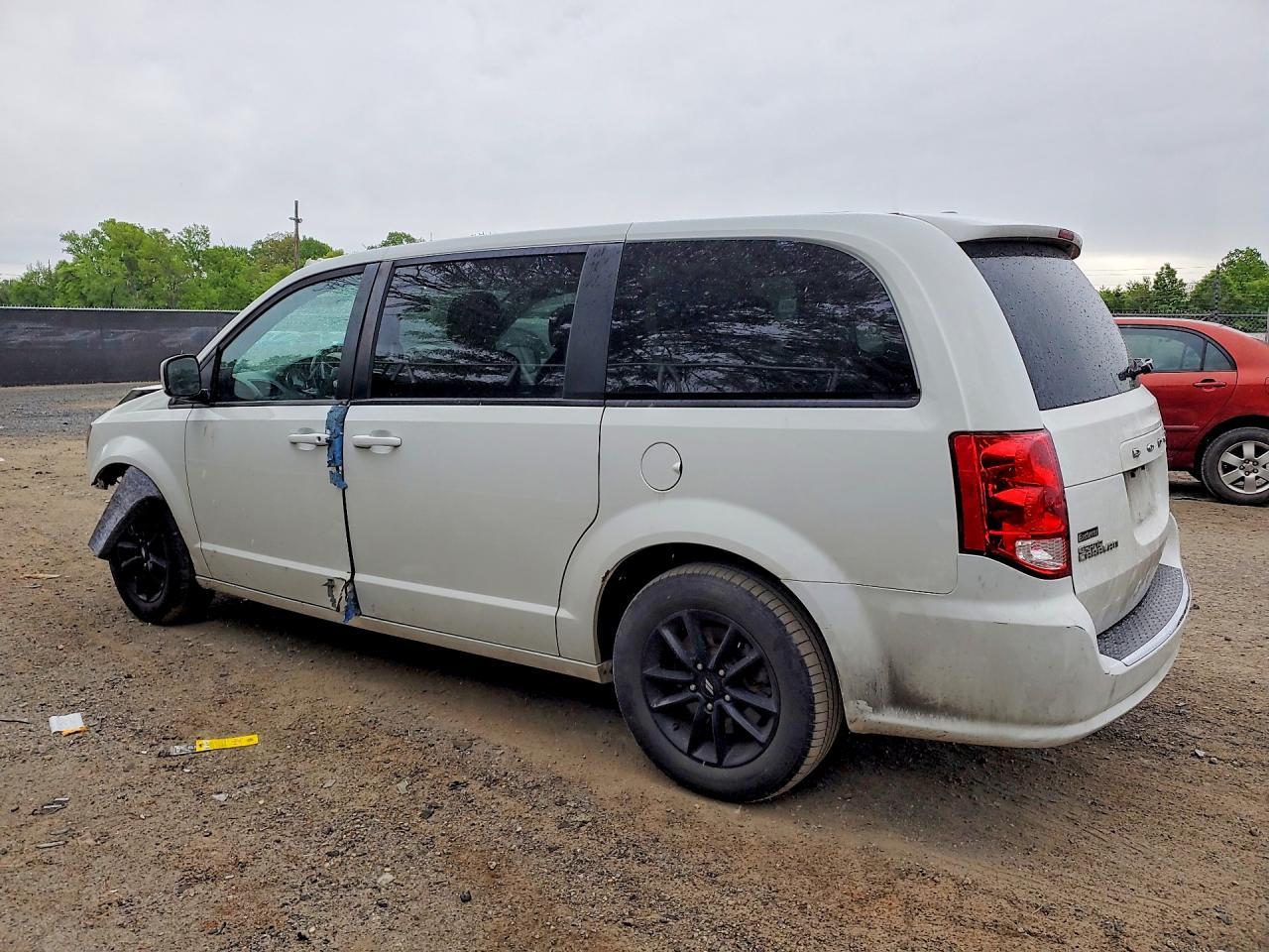 2019 Dodge Grand Caravan Gt - zdjęcie 2