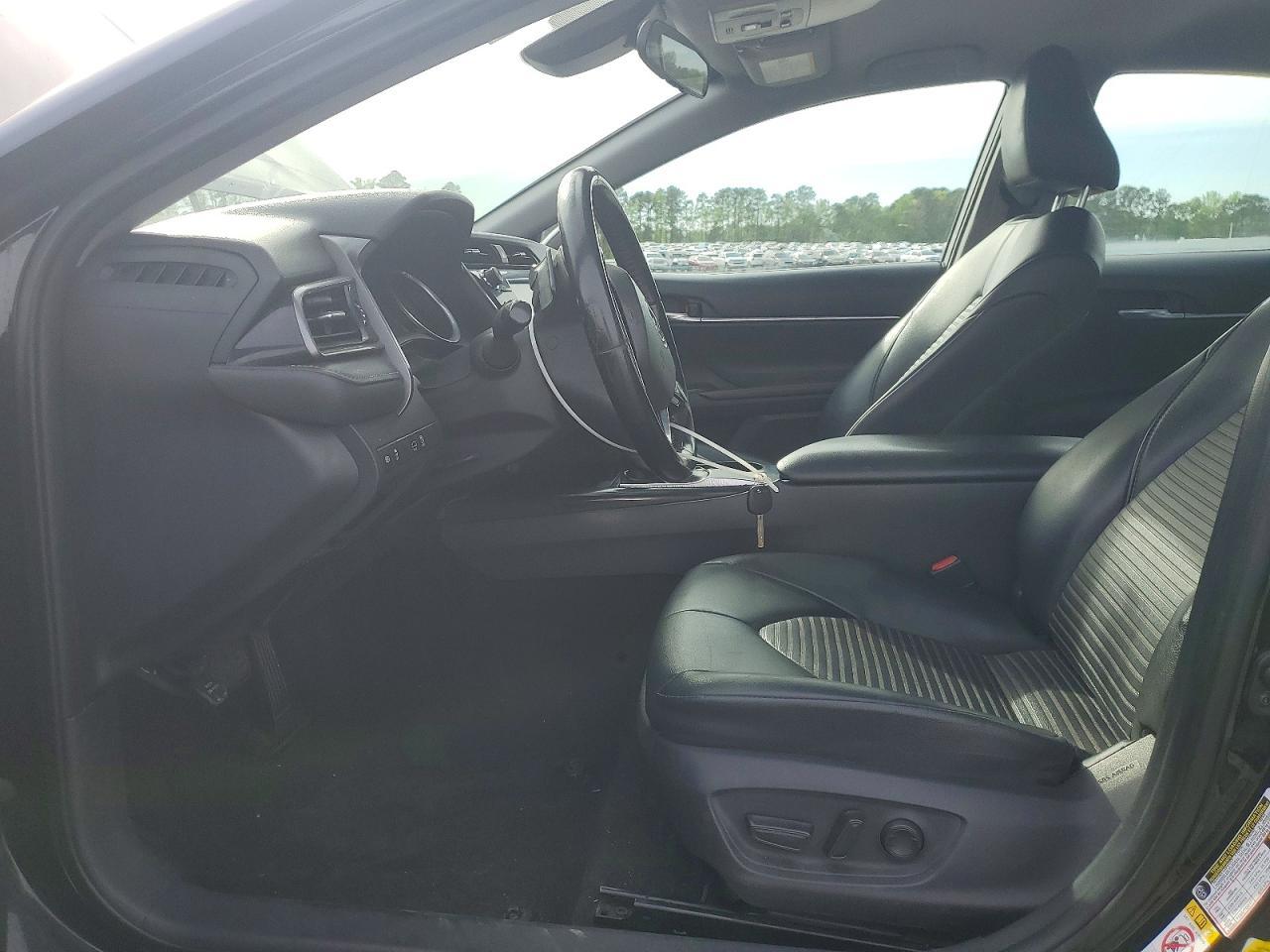 2019 Toyota Camry Se - zdjęcie 7