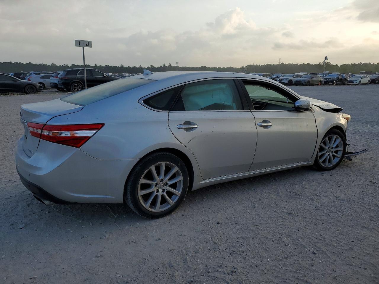 2013 Toyota Avalon Limited - zdjęcie 3