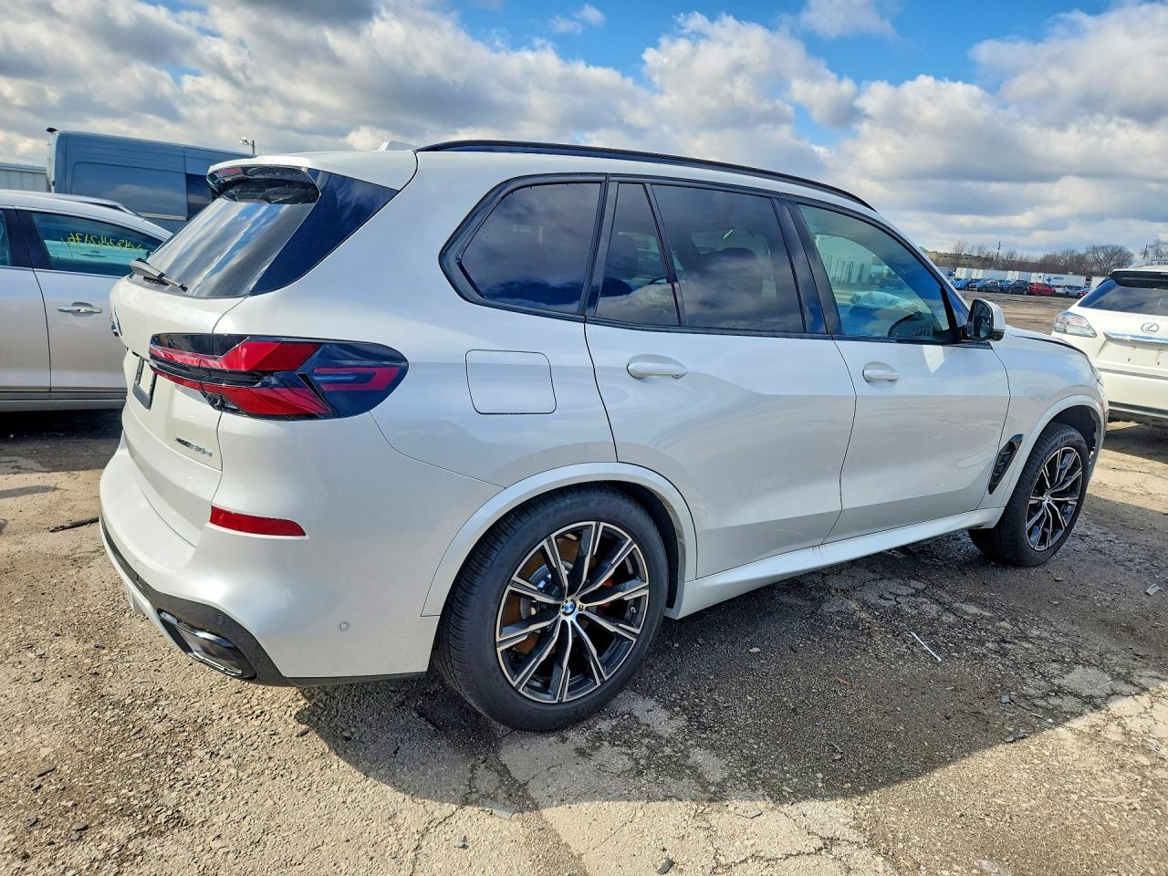 2026 BMW X5 xDrive50E - zdjęcie 3
