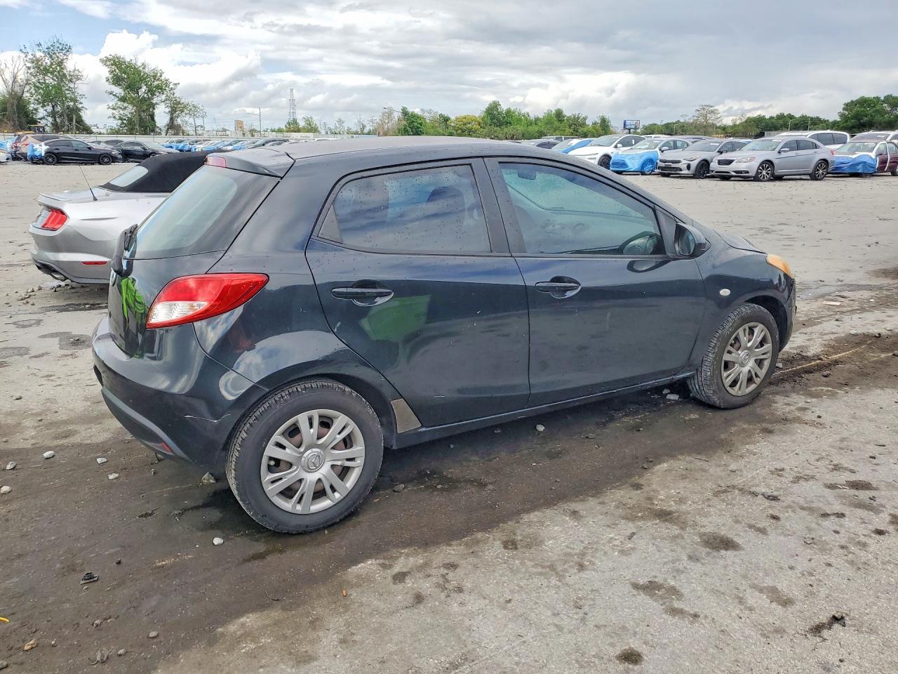 2014 Mazda Mazda2 Sport - zdjęcie 3