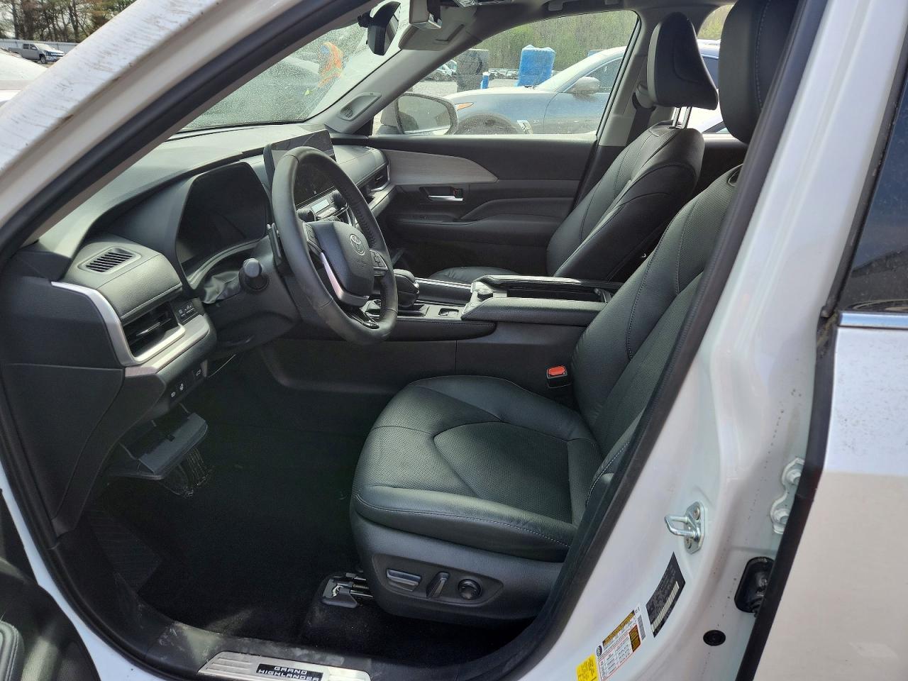 2024 Toyota Grand Highlander Platinum - zdjęcie 7