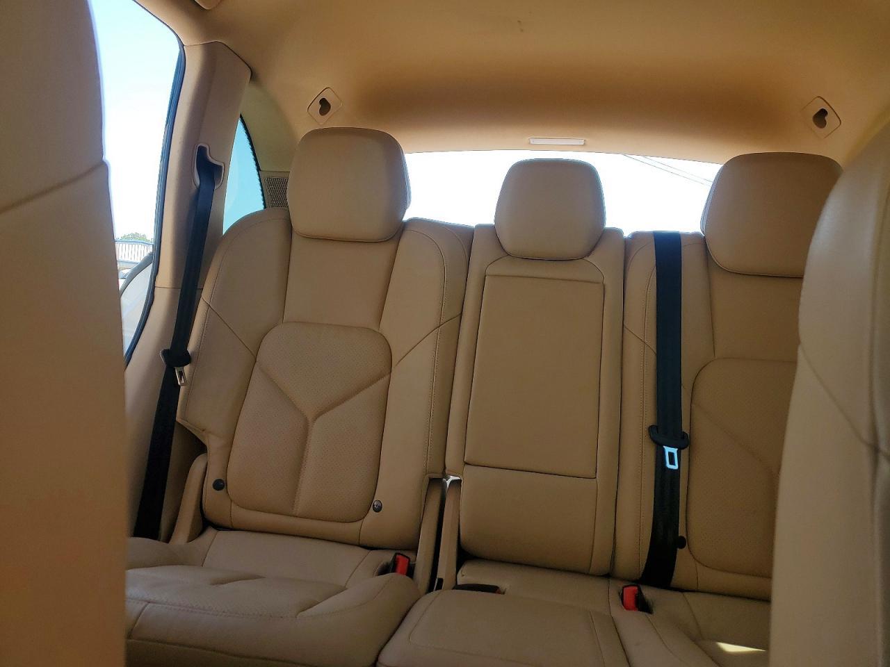 2013 Porsche Cayenne - zdjęcie 10