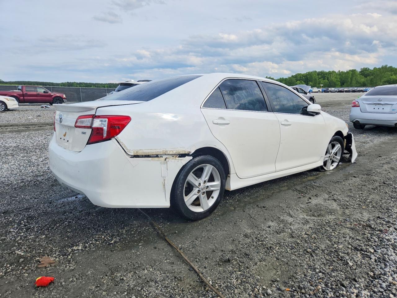 2013 Toyota Camry Se - zdjęcie 3