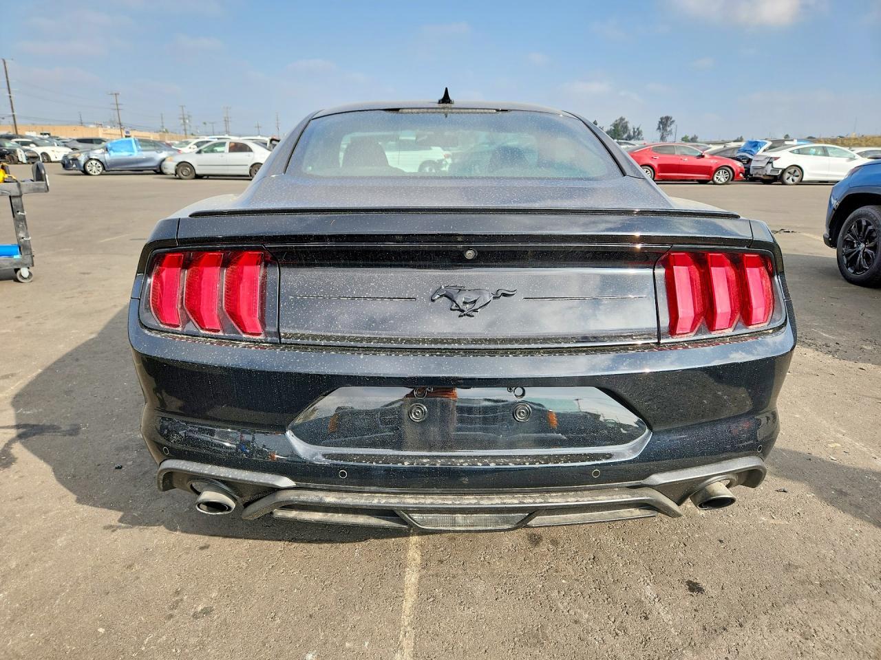 2020 Ford Mustang - zdjęcie 6
