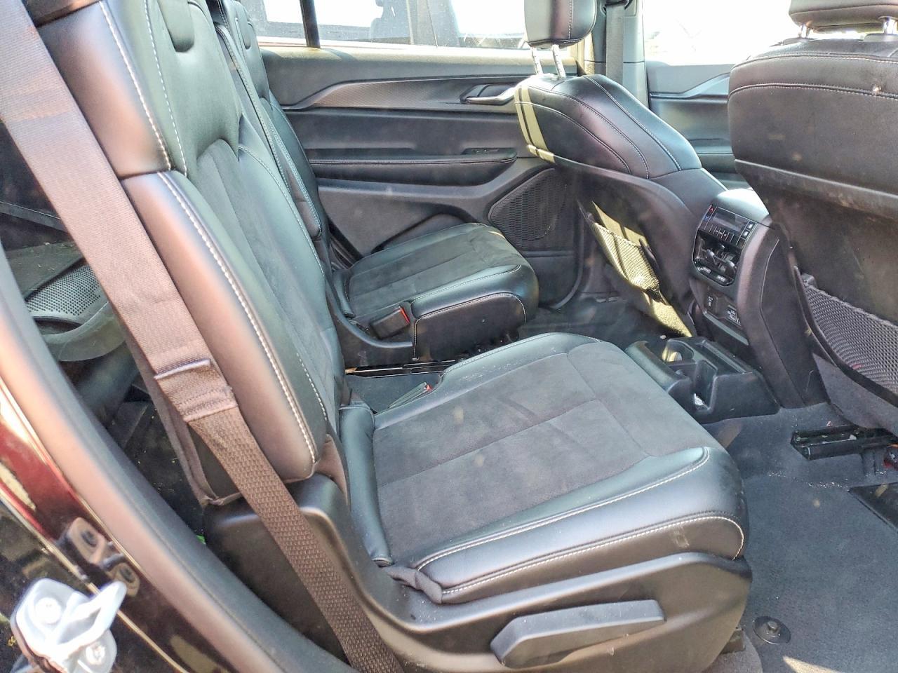 2025 Jeep Grand Cherokee L Laredo - zdjęcie 11