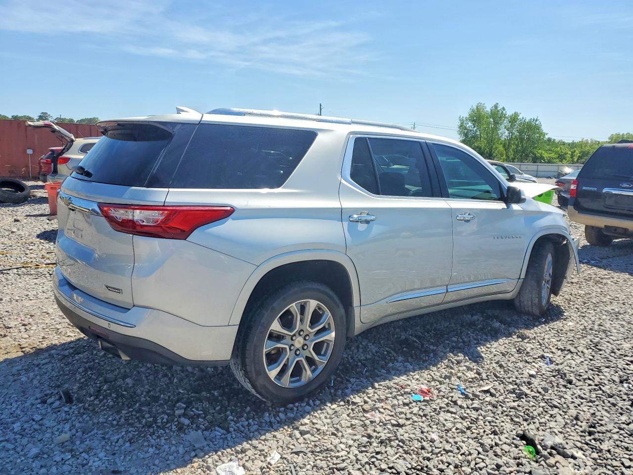 2018 Chevrolet Traverse Premier - zdjęcie 3