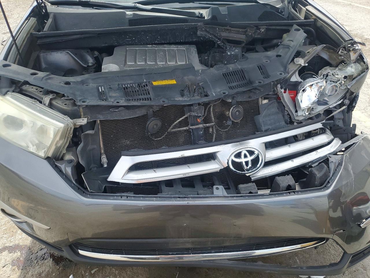 2013 Toyota Highlander Se - zdjęcie 12