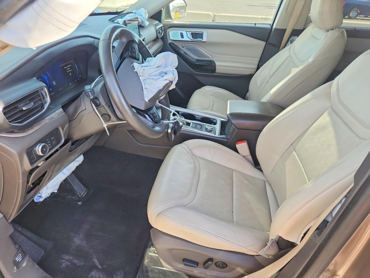 2021 Ford Explorer Platinum - zdjęcie 7
