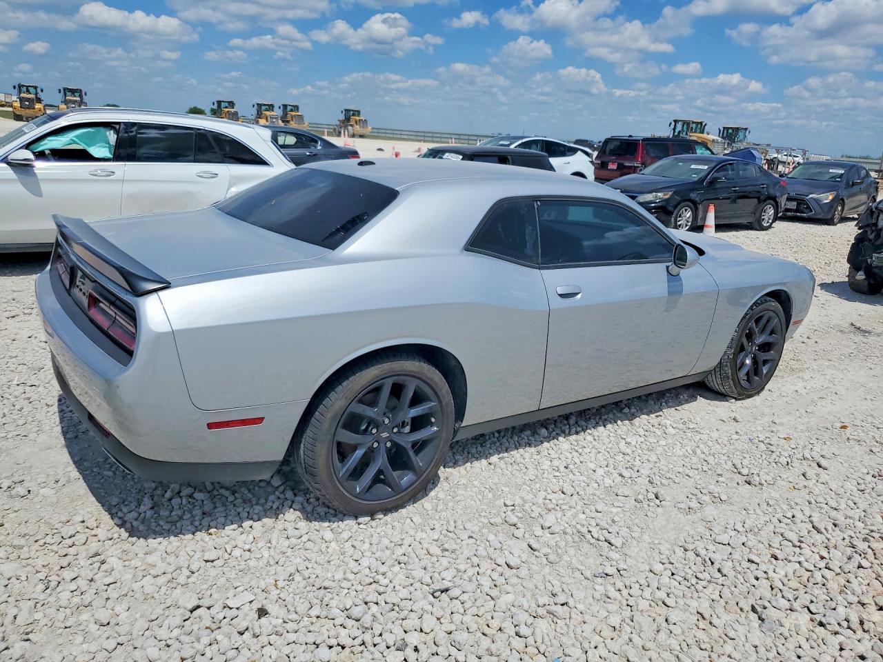 2023 Dodge Challenger Base - zdjęcie 3