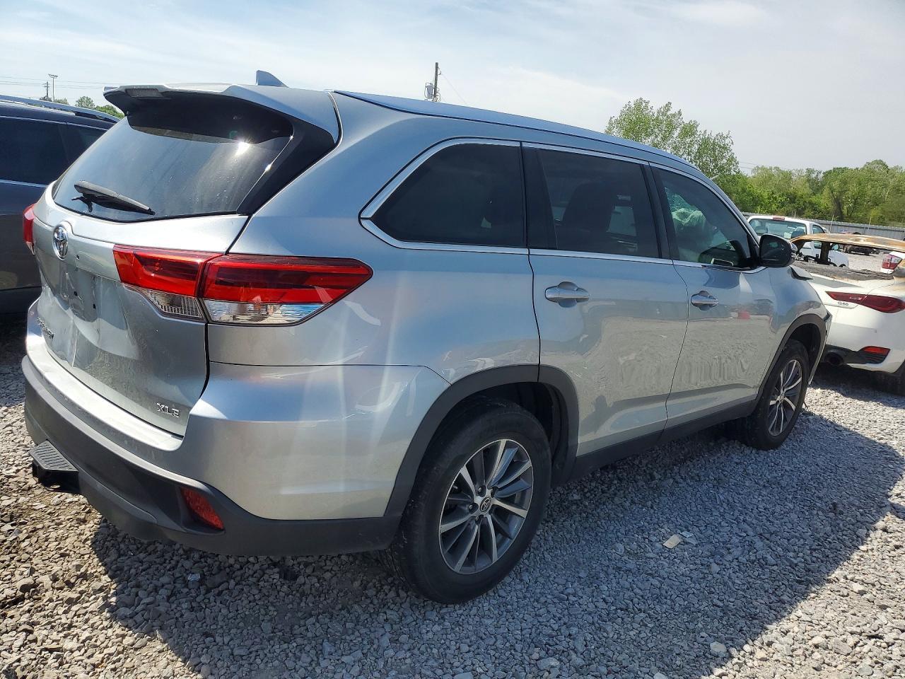 2019 Toyota Highlander Xle - zdjęcie 3