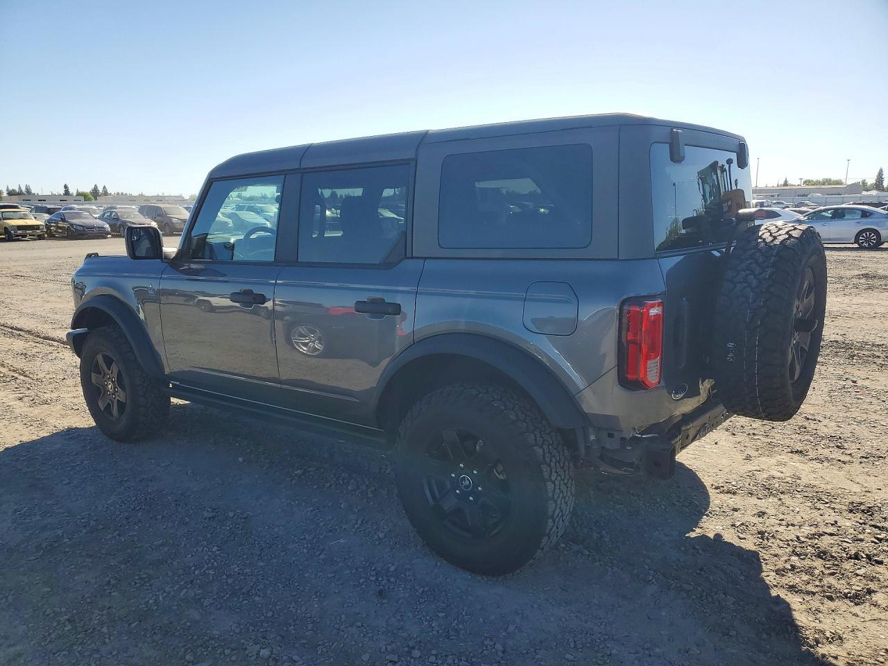 2024 Ford Bronco Black Diamond - zdjęcie 2