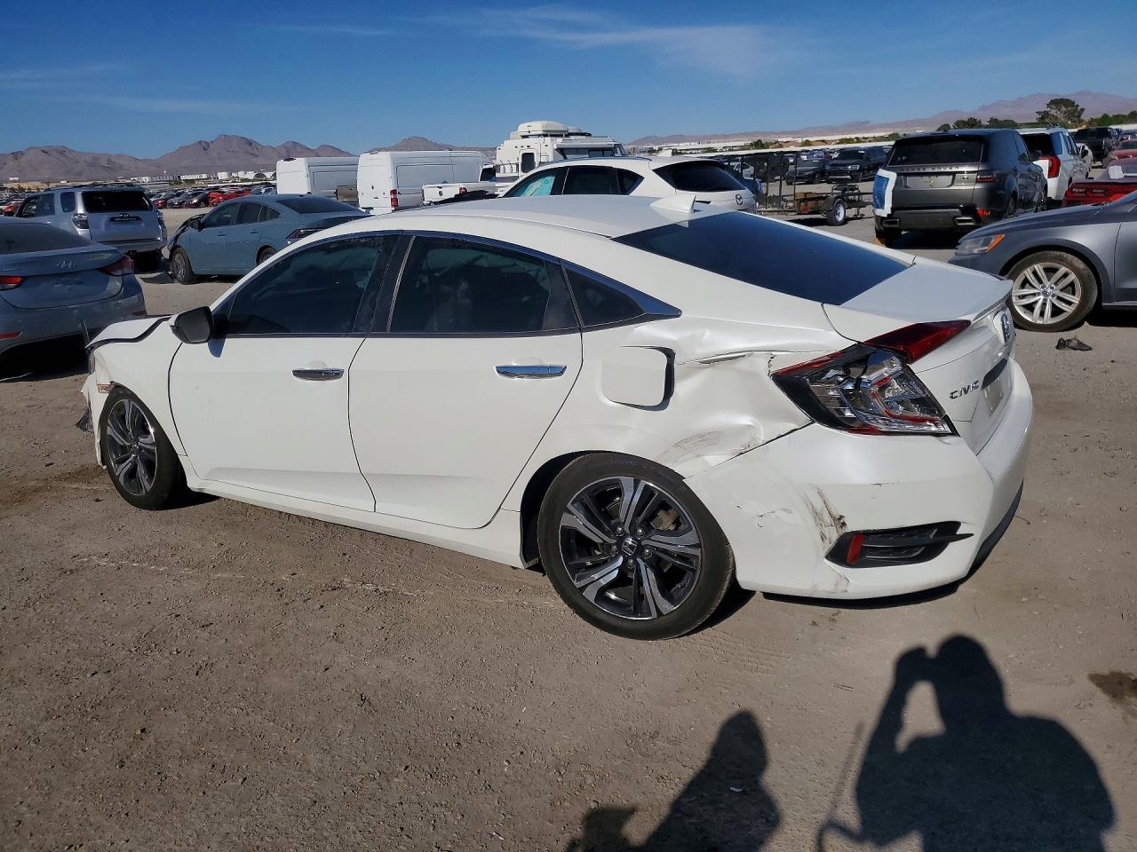 2017 Honda Civic Touring - zdjęcie 2