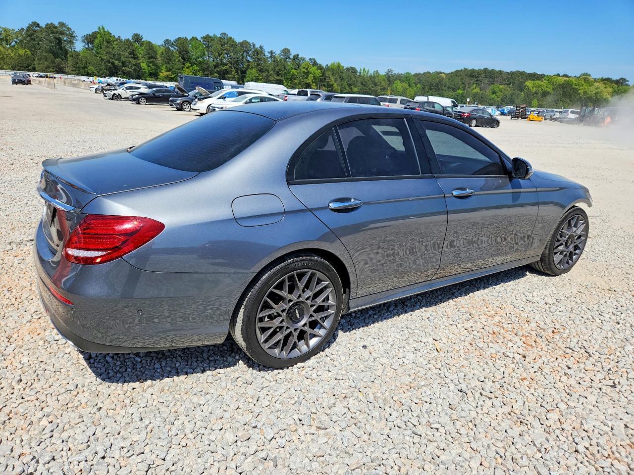 2017 Mercedes-Benz E 300 - zdjęcie 3