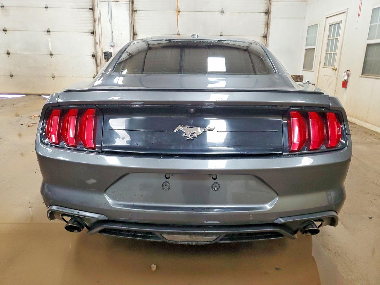 2018 Ford Mustang - zdjęcie 6