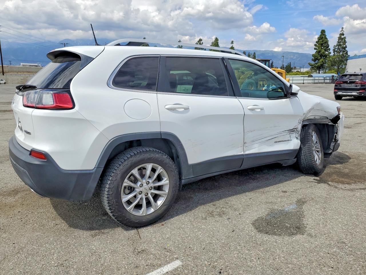 2019 Jeep Cherokee Latitude - zdjęcie 3