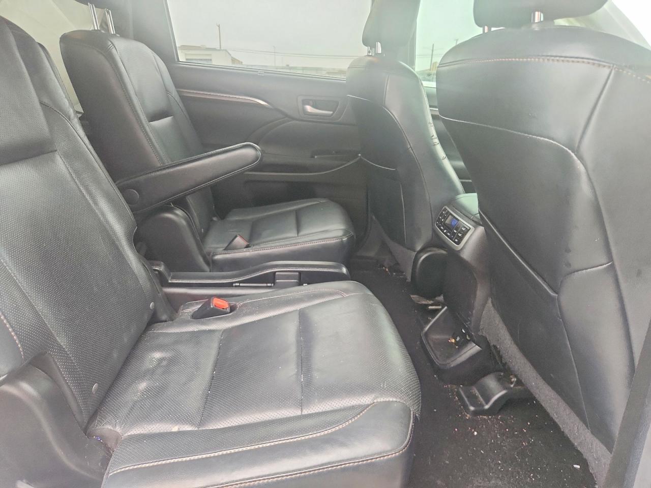 2015 Toyota Highlander Limited Platinum - zdjęcie 11