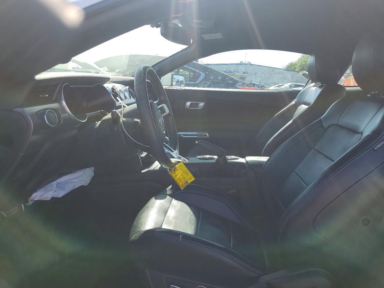 2019 Ford Mustang - zdjęcie 7