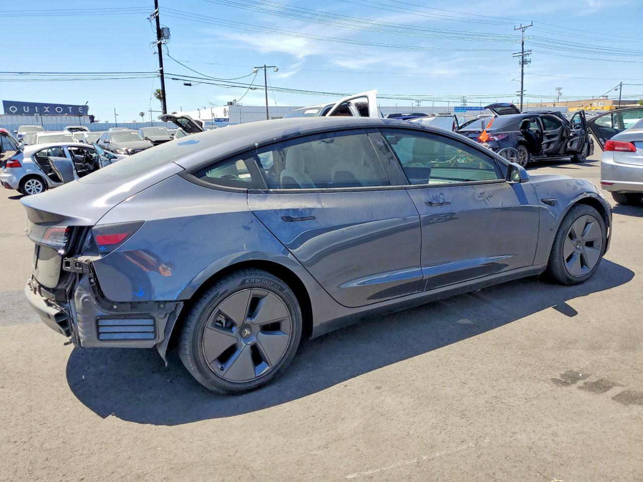 2022 Tesla Model 3 - zdjęcie 3