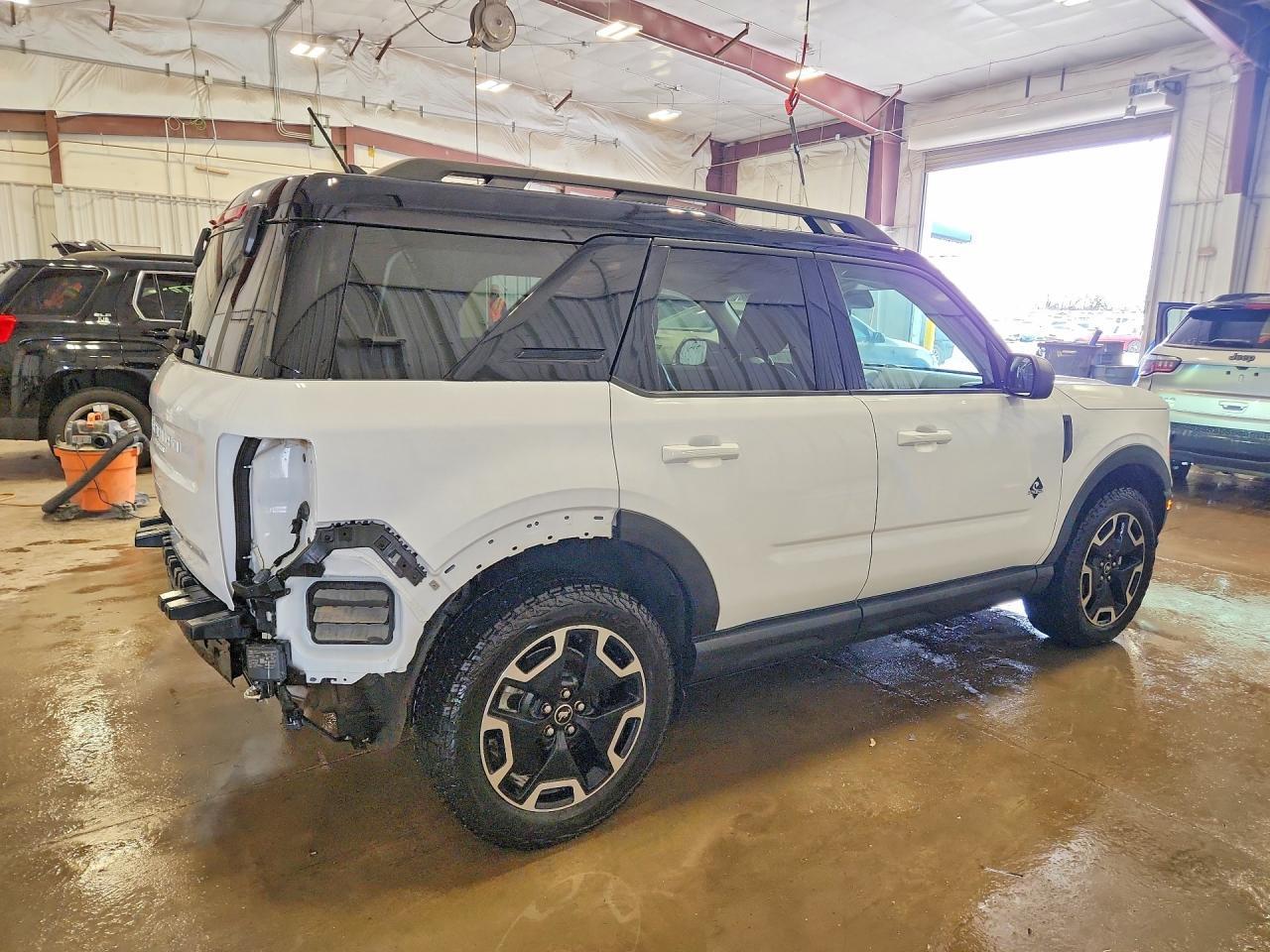 2023 Ford Bronco Sport Outer Banks - zdjęcie 3