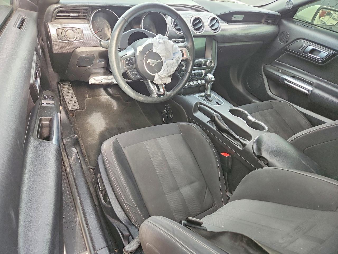2019 Ford Mustang - zdjęcie 8