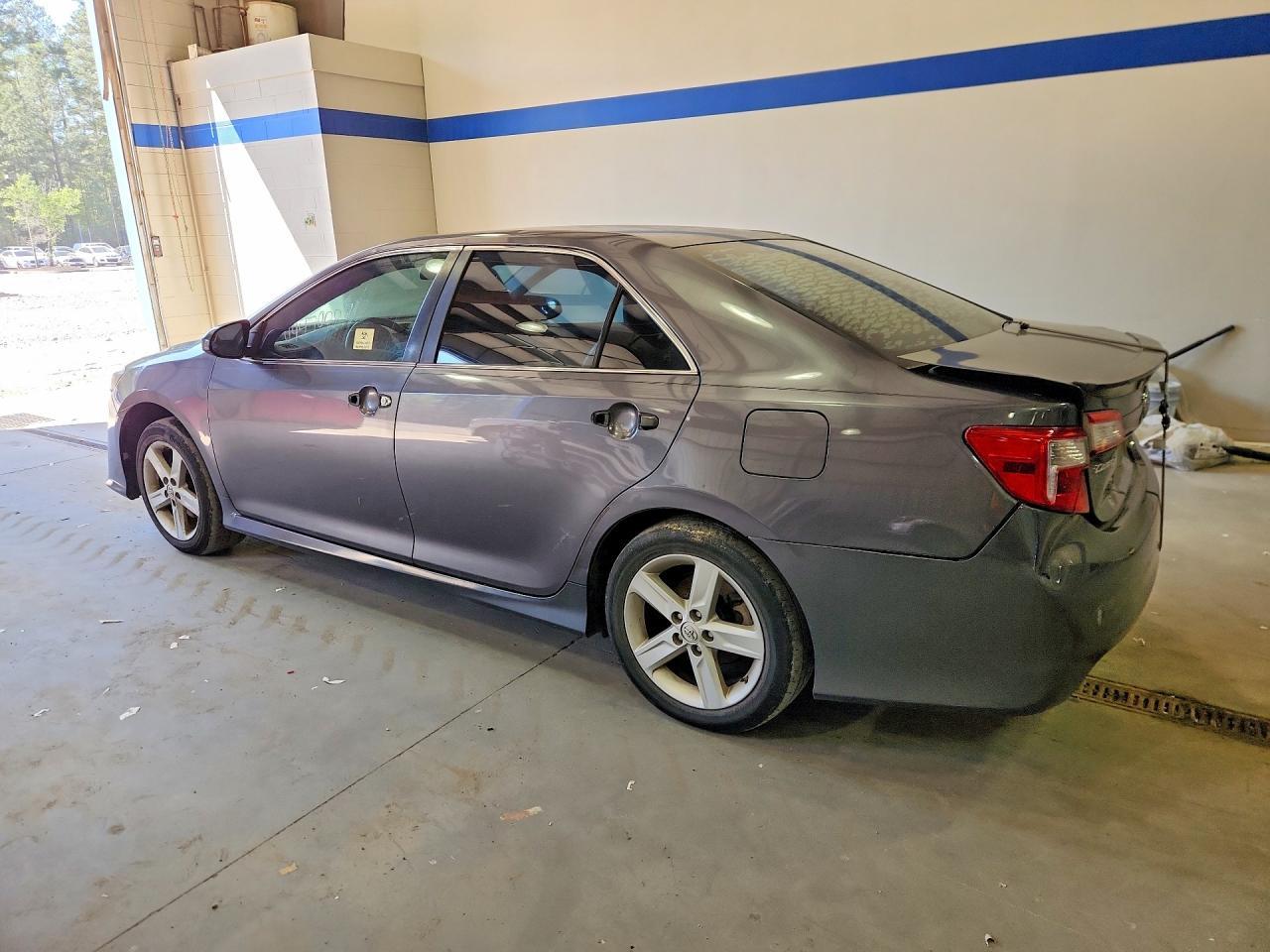 2013 Toyota Camry Se - zdjęcie 2