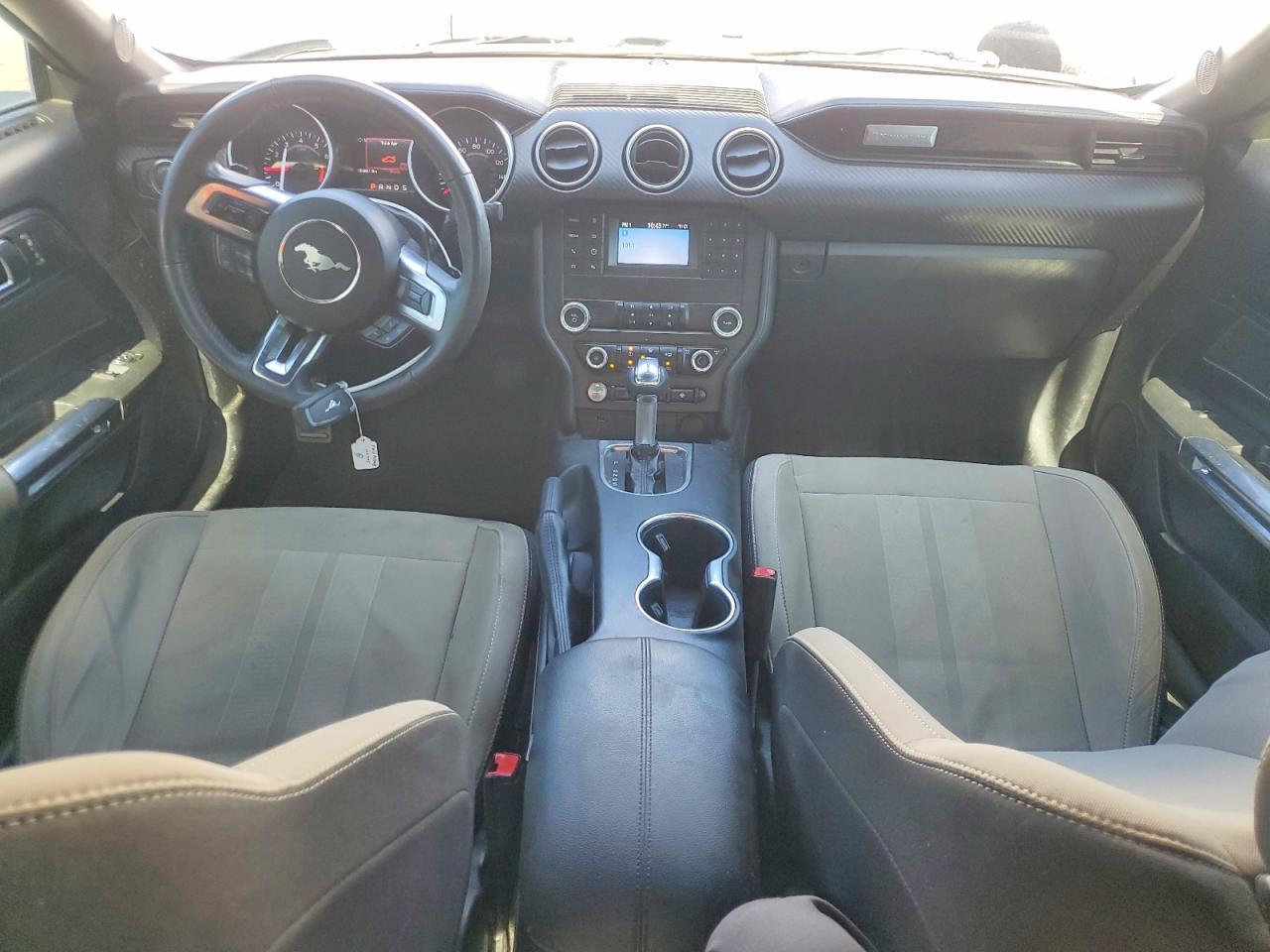 2019 Ford Mustang - zdjęcie 8