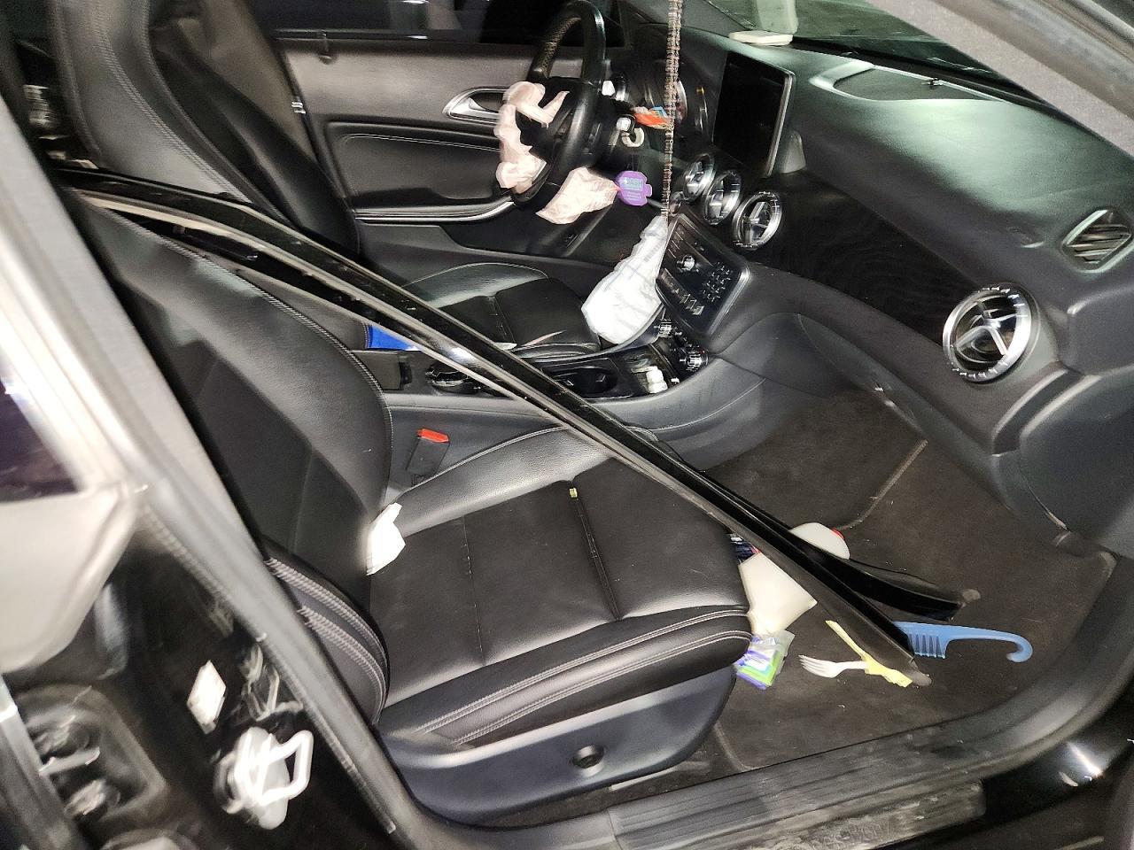 2018 Mercedes-Benz Cla 250 - zdjęcie 13