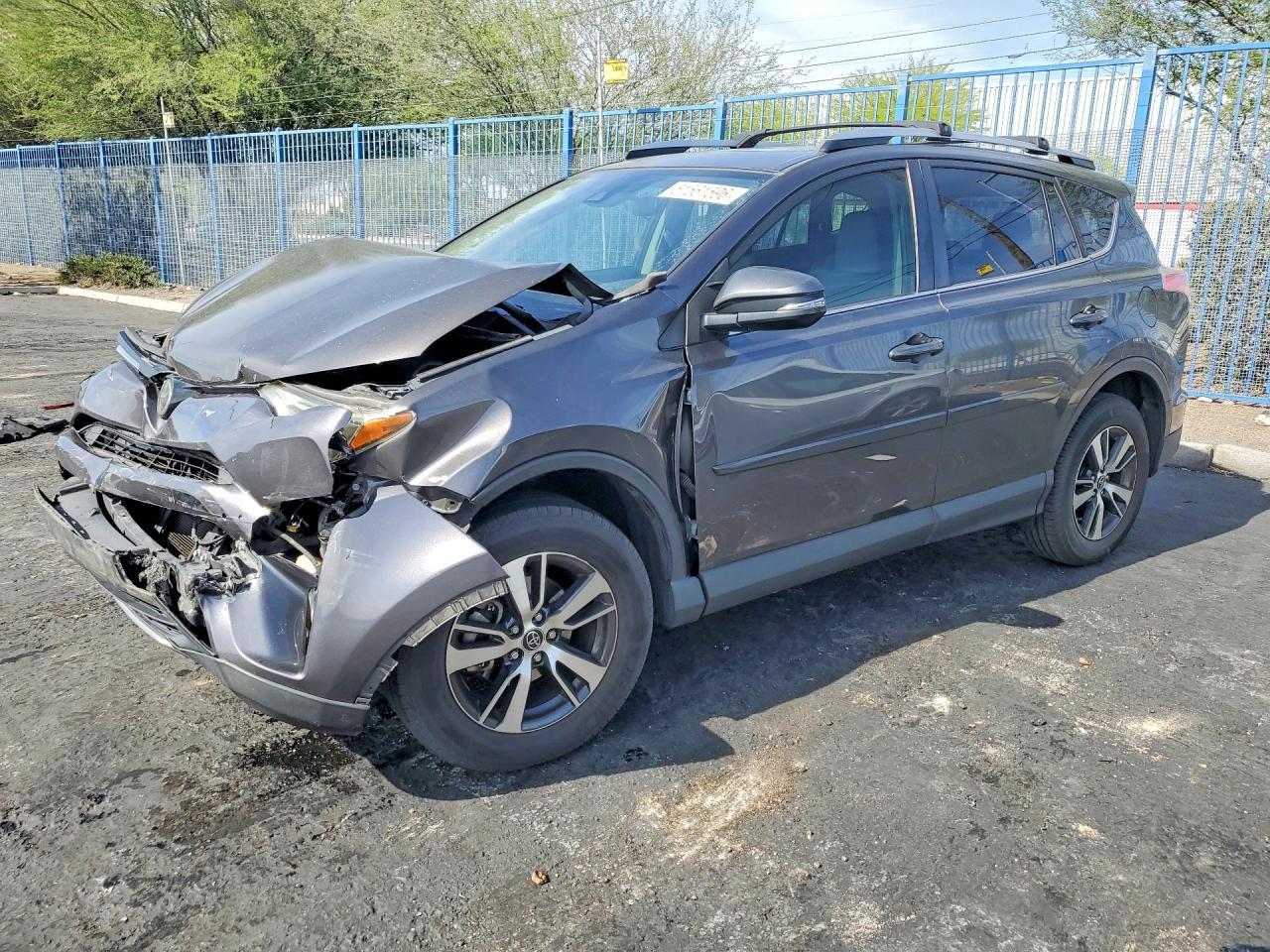 2017 Toyota Rav4 Xle - zdjęcie główne