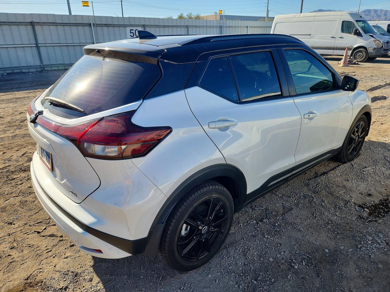 2023 Nissan Kicks Sr - zdjęcie 3